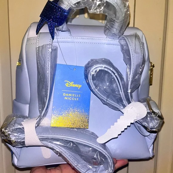 Danielle Nicole Disney Castle Bag - Picture 2 of 2